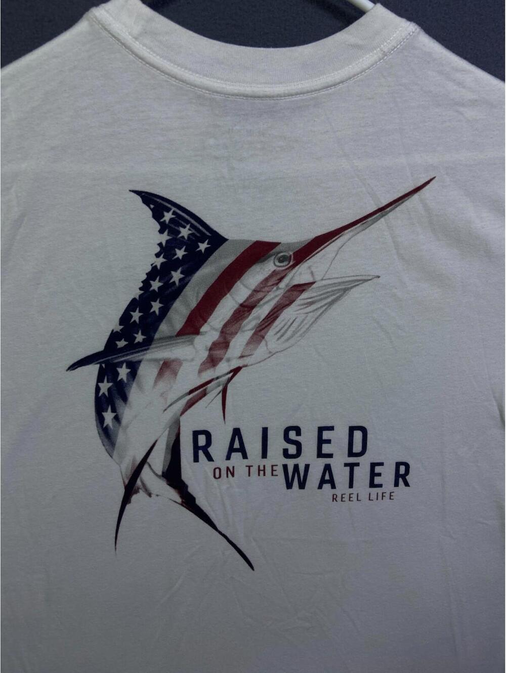 Reel Life T Shirt Mens Size Medium White Fishing Marlin Raised on the Water EUC!